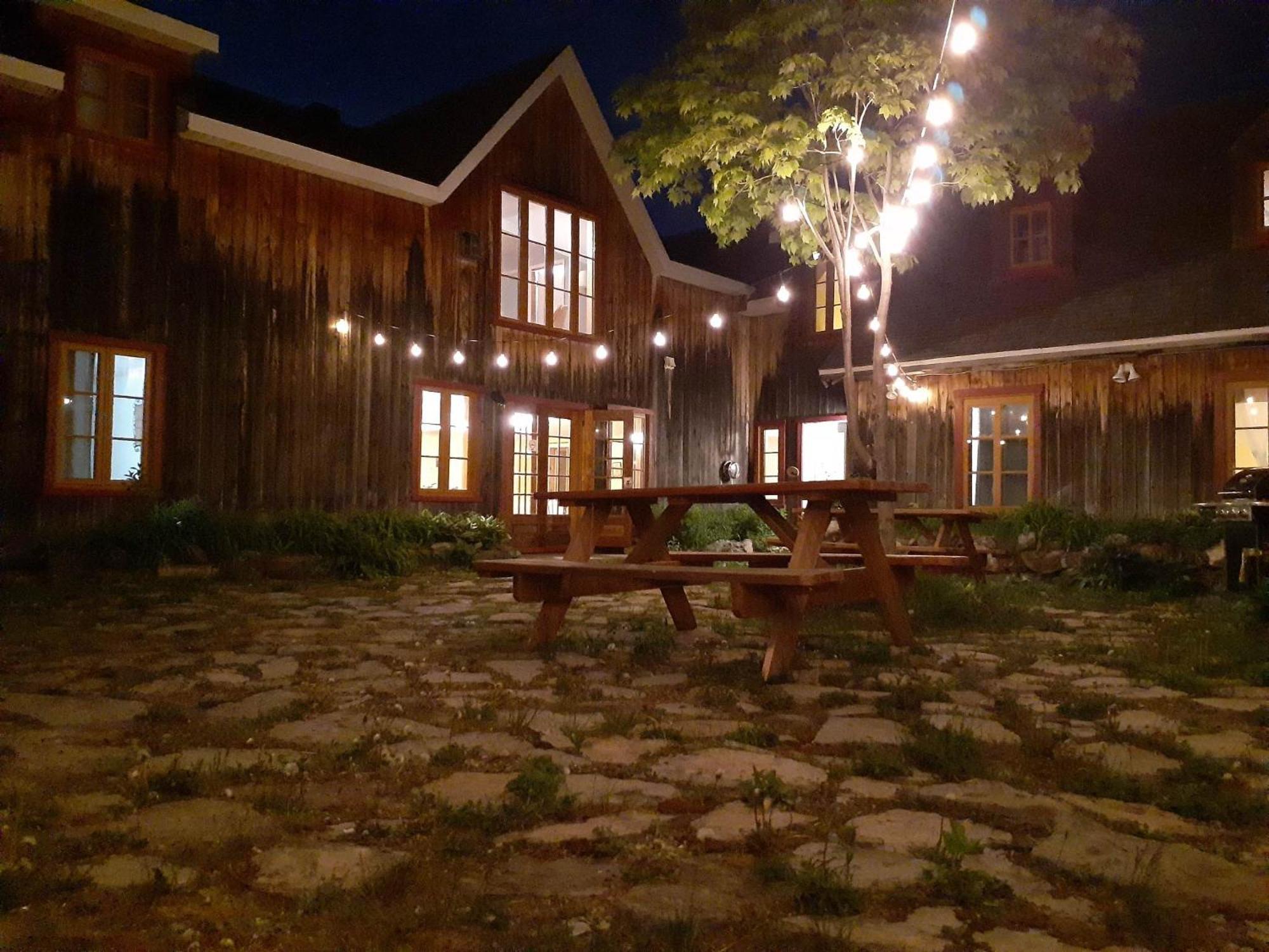 Auberge Le P'Tit Bonheur Saint-Laurent-de-l'ile d'Orleans Exterior foto